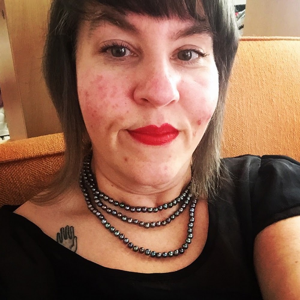 Meet your Posher, Holly